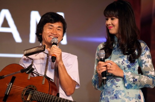 Thầy giáo, nghệ sĩ Nguyễn Thế Vinh giao lưu trong chương trình 'Chào Việt Nam'